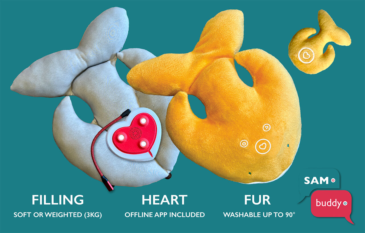 Parts of the Storytelling Cuddly toy with the filling, the heart, the soft orange fur and the mini